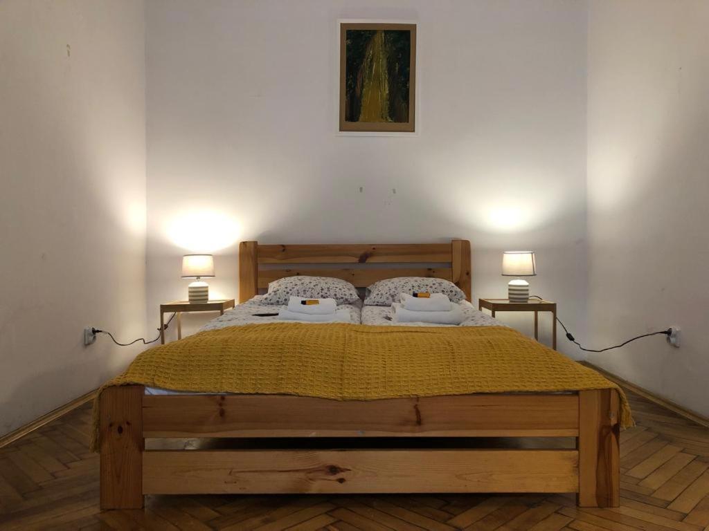 Classic Pilsudskiego Street Apartment *