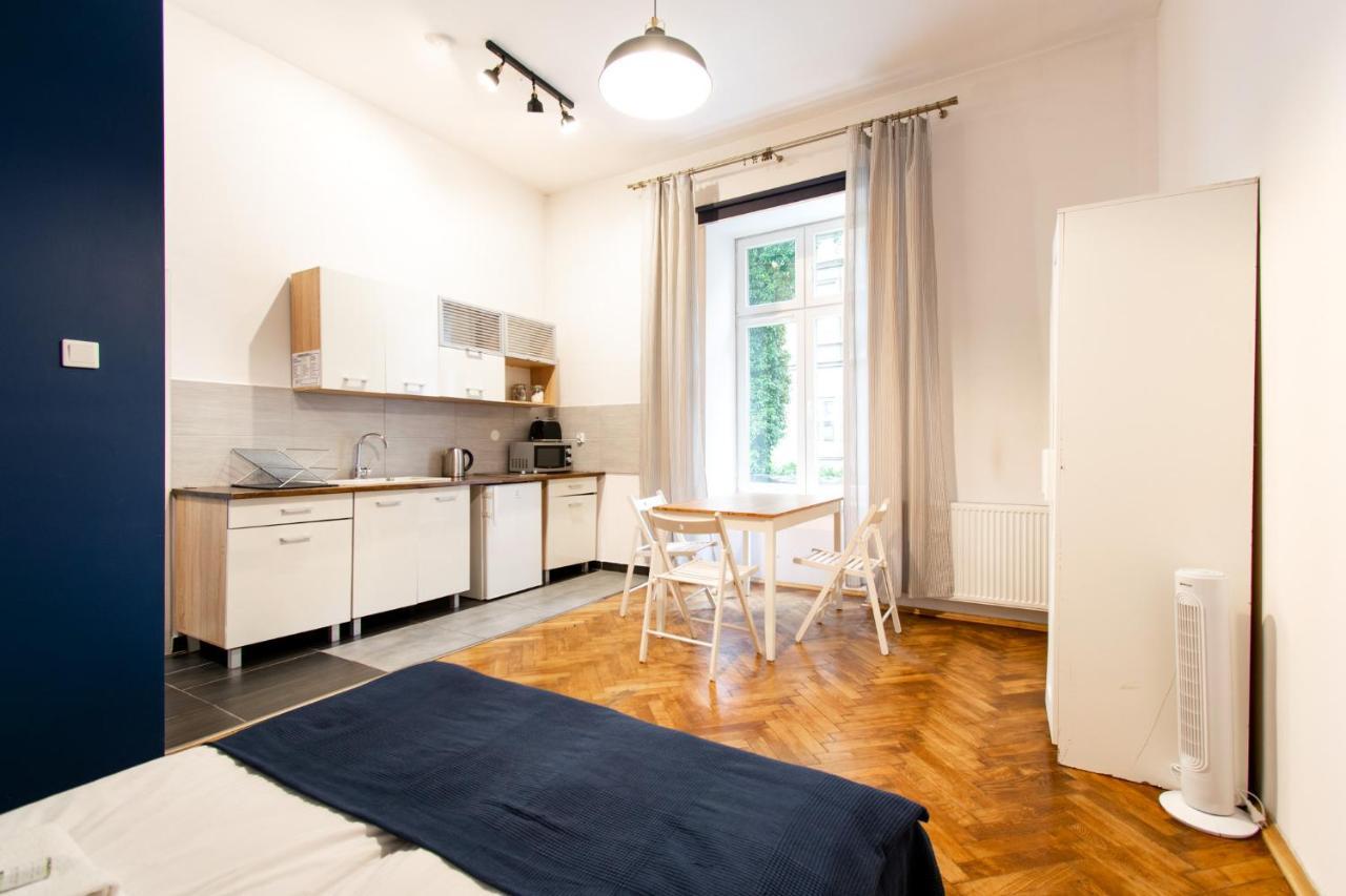 Classic Pilsudskiego Street Apartment Krakau