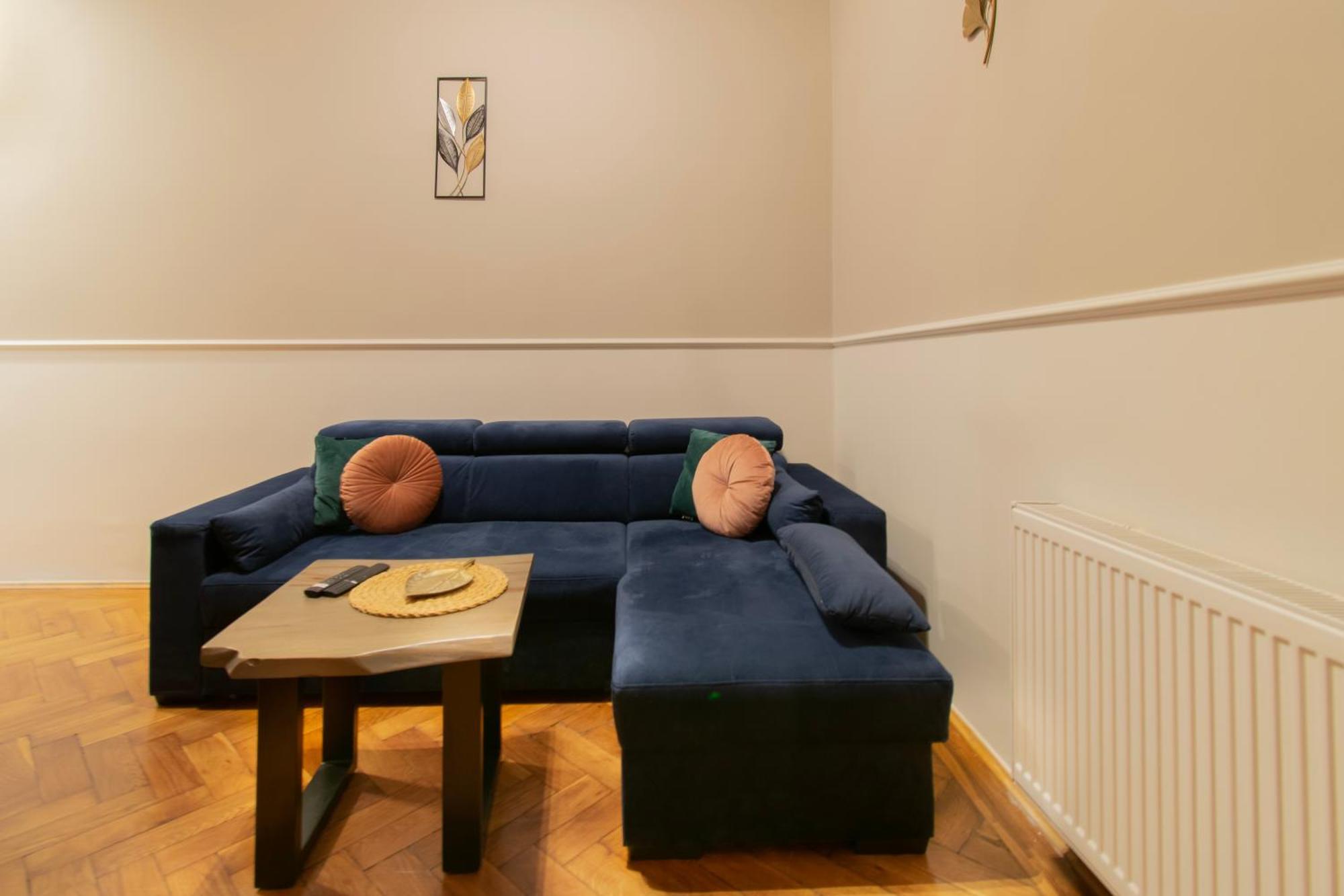 Classic Pilsudskiego Street Apartment *
