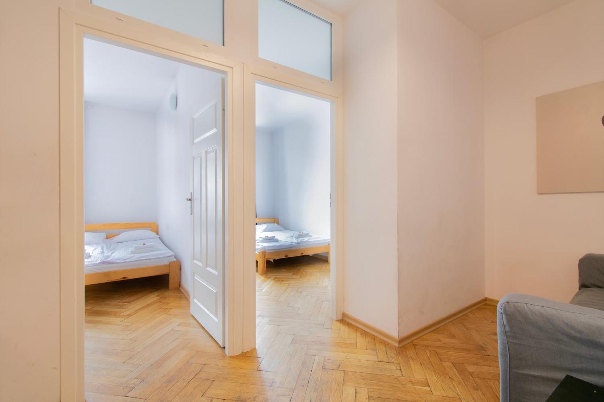 Classic Pilsudskiego Street Apartment *